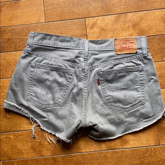 Levi’s shorts - Picture 2 of 5
